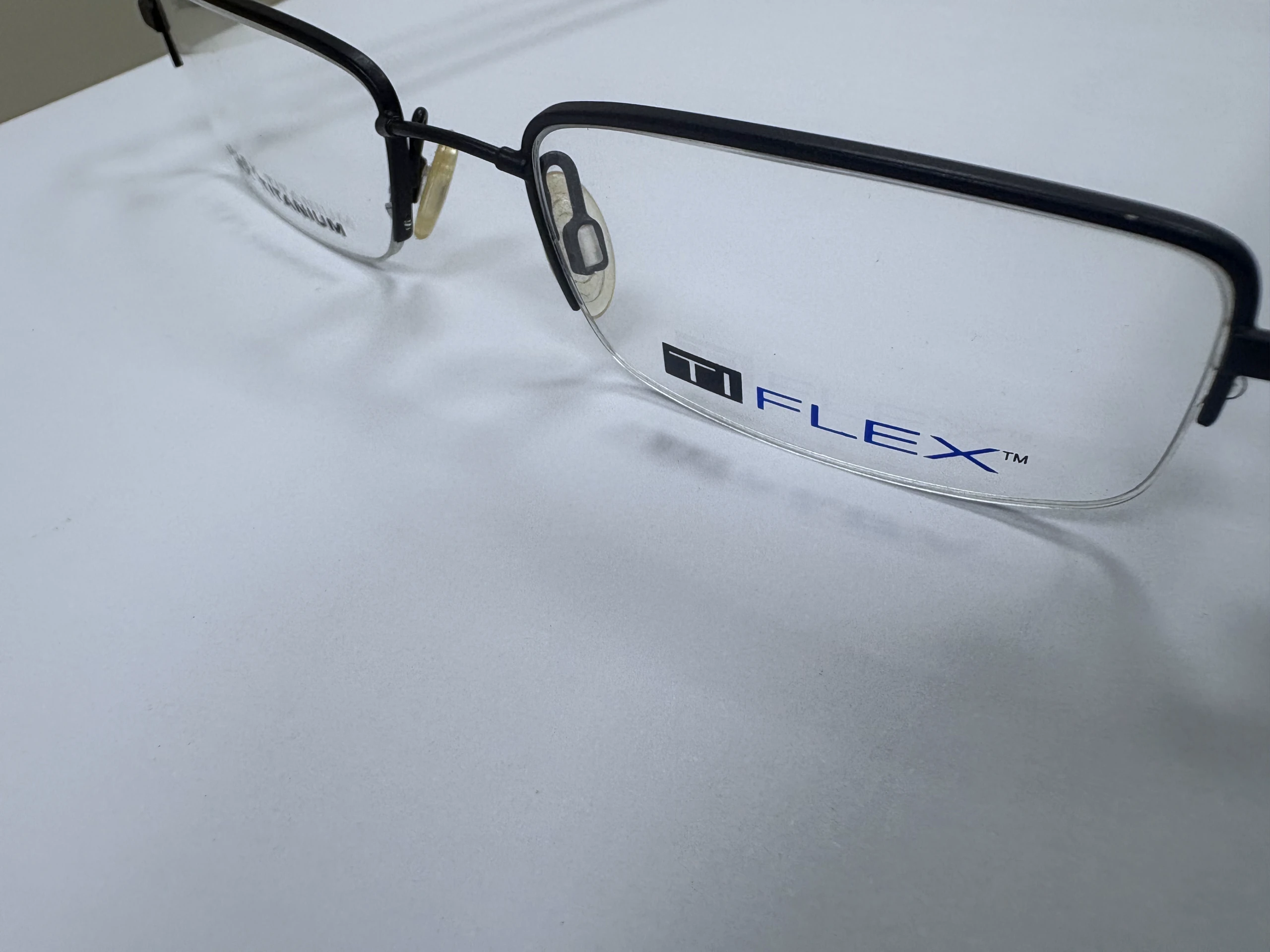 Semi-rimless